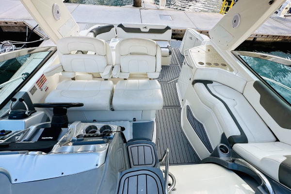 Private Yachts Dubai-38 Feet (Advance Booking)