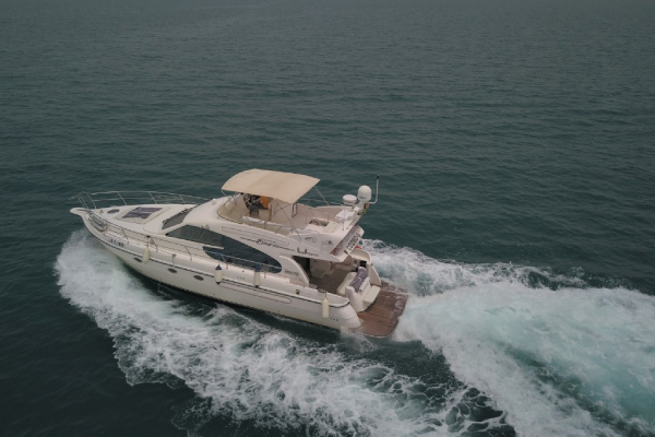 Private Yachts Dubai-55 Feet (Advance Booking)